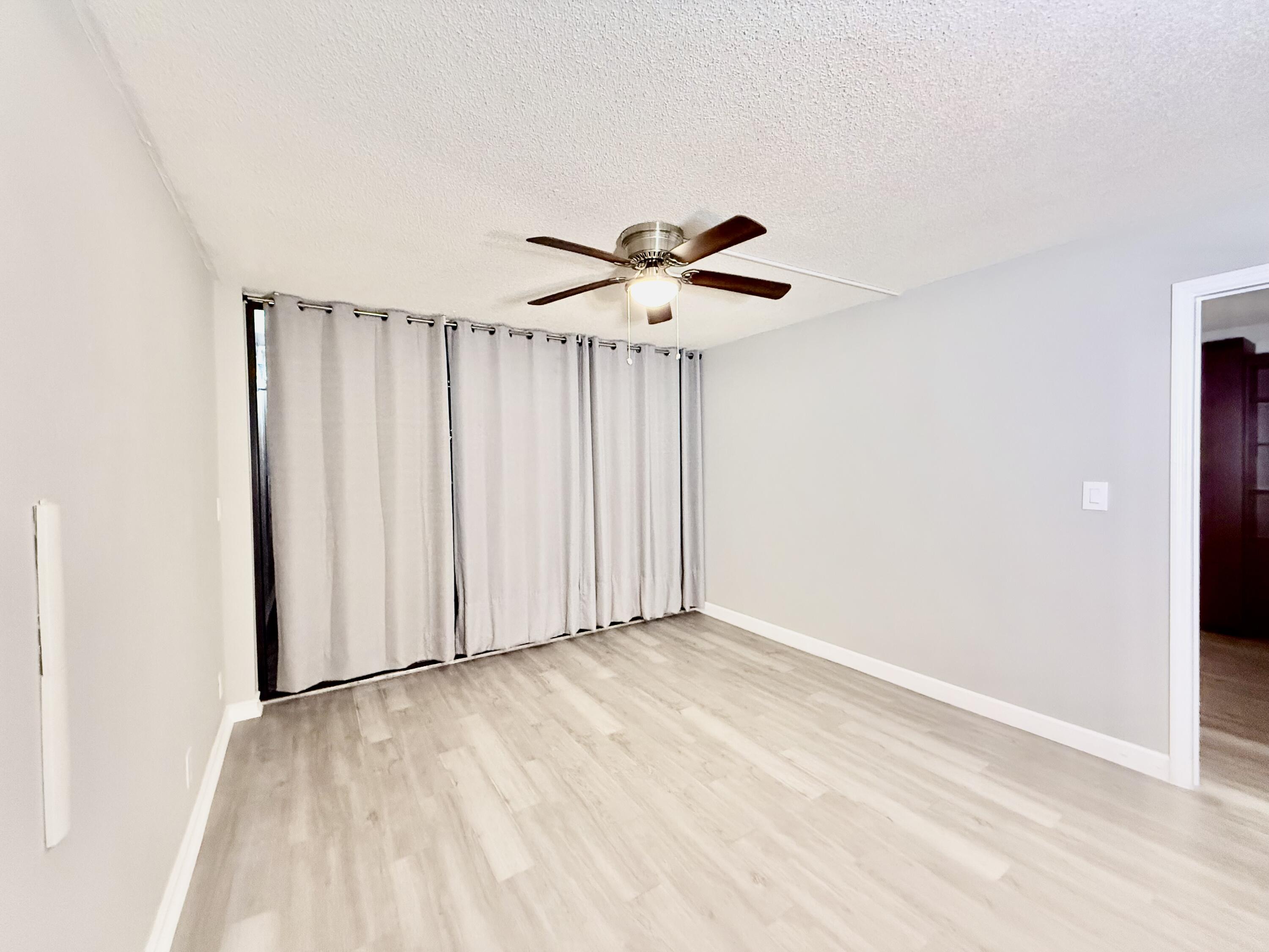 4222 Inverrary Boulevard, Unit 4118 Lauderhill, FL 33319 - Photo 5 of 13 IMG_3381