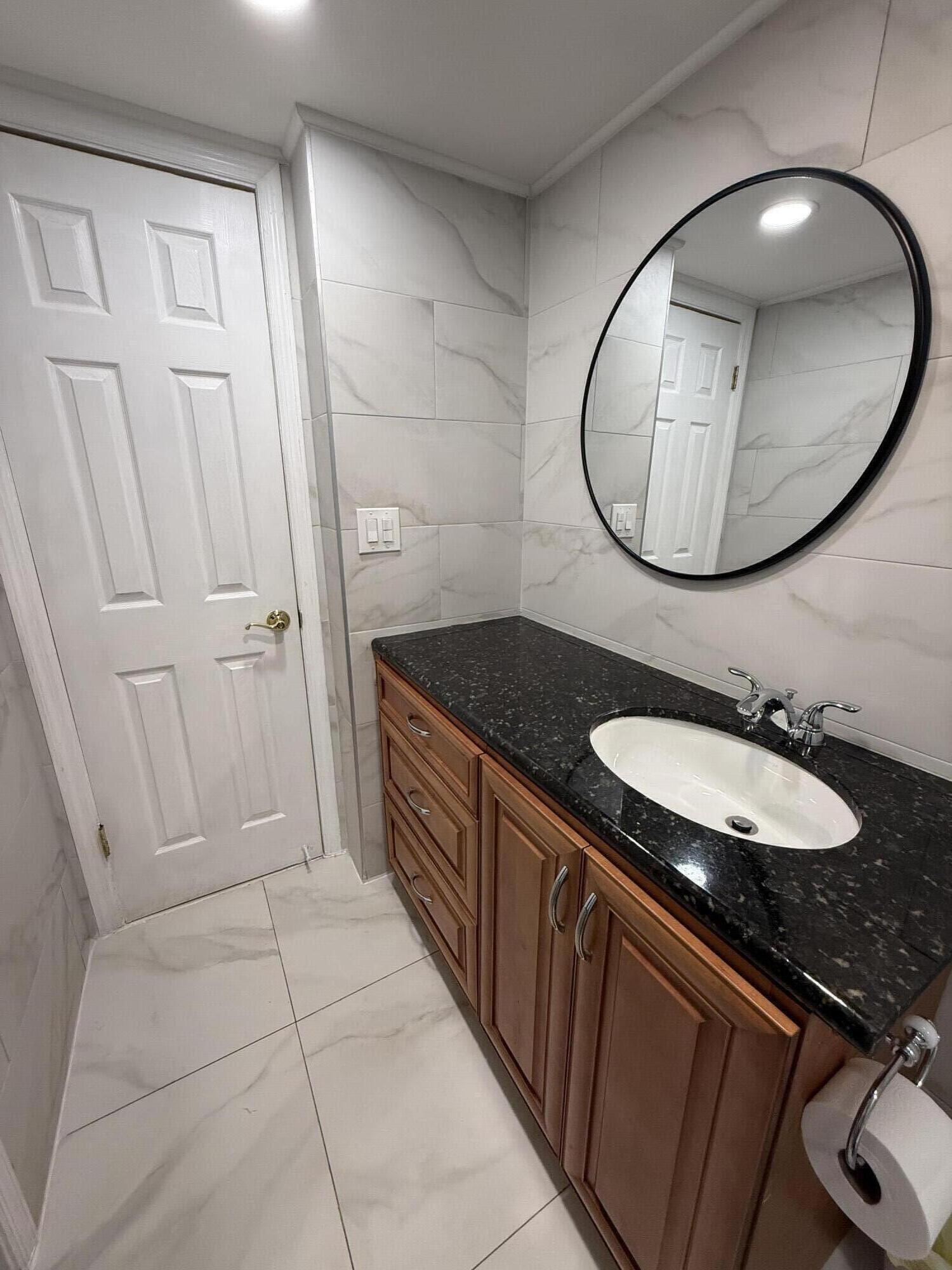 4222 Inverrary Boulevard, Unit 4118 Lauderhill, FL 33319 - Photo 9 of 13 IMG_3394