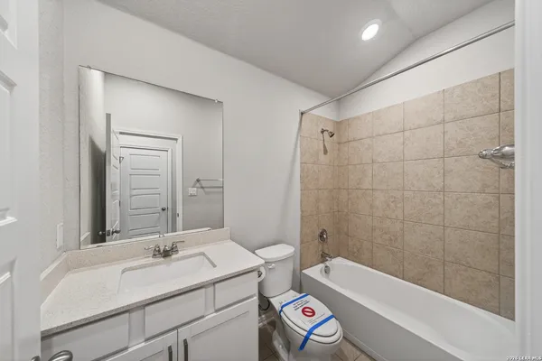 $1,895 | 3063 Mondavi Crest, Selma, TX 78154