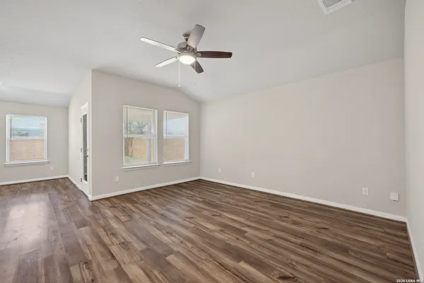 $1,895 | 3063 Mondavi Crest, Selma, TX 78154