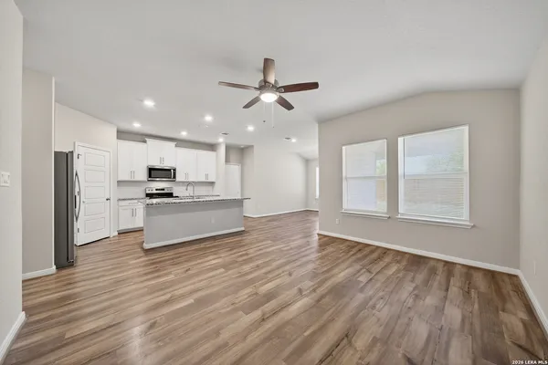 $1,895 | 3063 Mondavi Crest, Selma, TX 78154