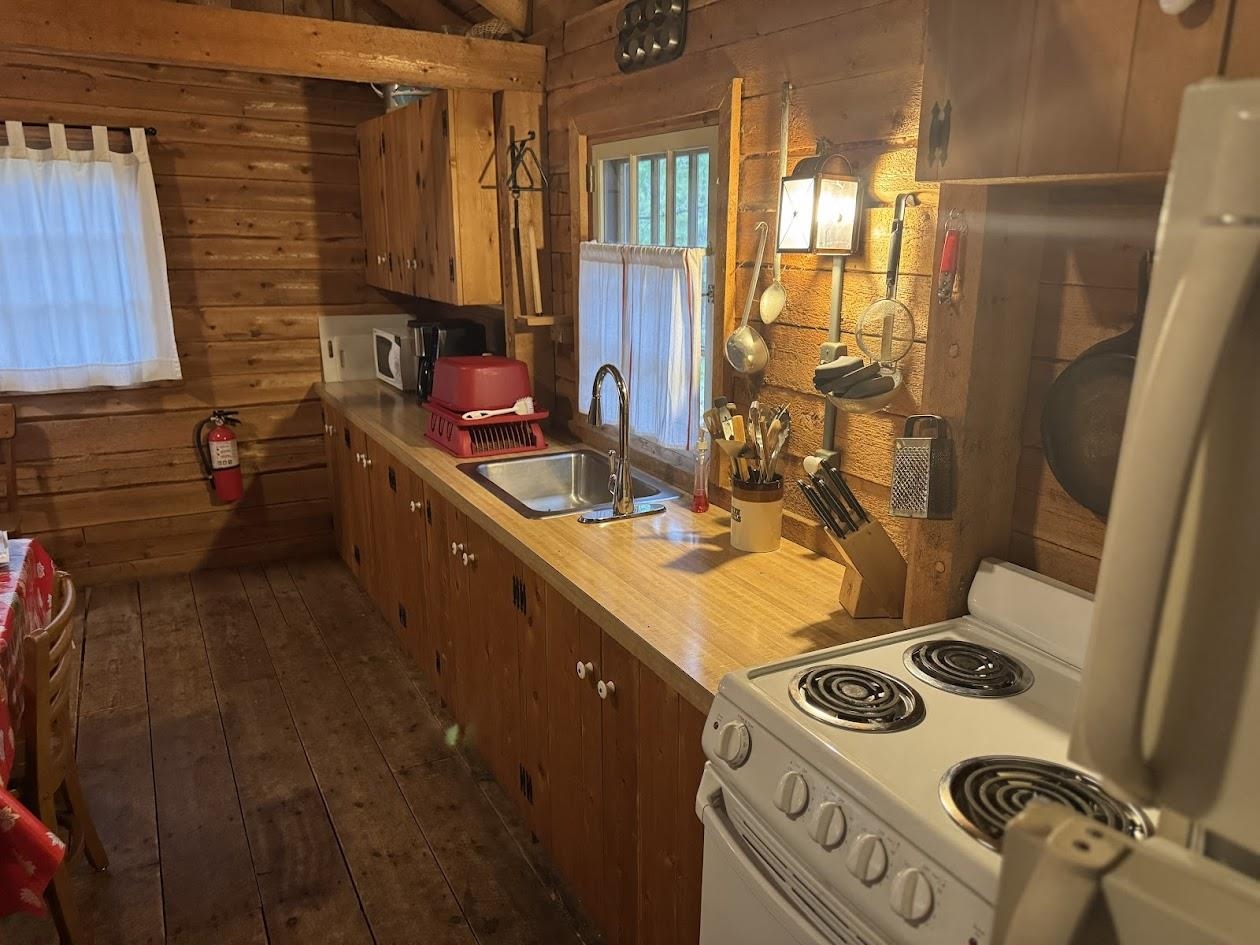6031 Lake Shore Road Sturgeon Bay, WI 54235 - Photo 5 of 13