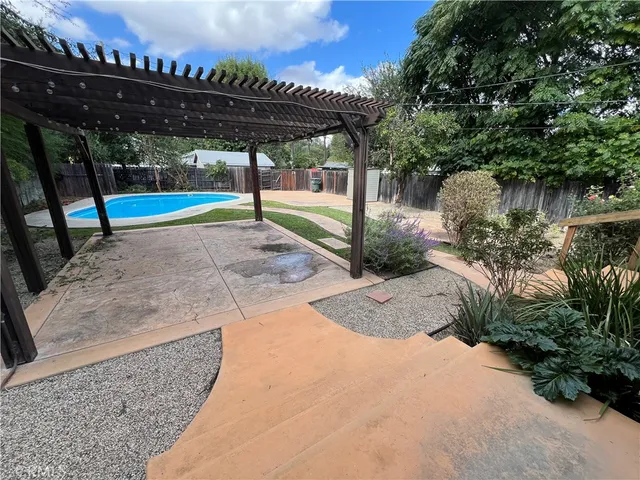 $699,999 | 4073 Cedar Street, Riverside, CA 92501