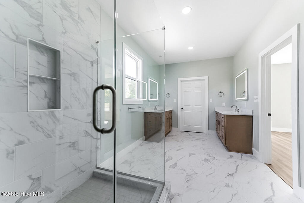 1104 Soundside Road Edenton, NC 27932 - Photo 5 of 58 Master Bathroom