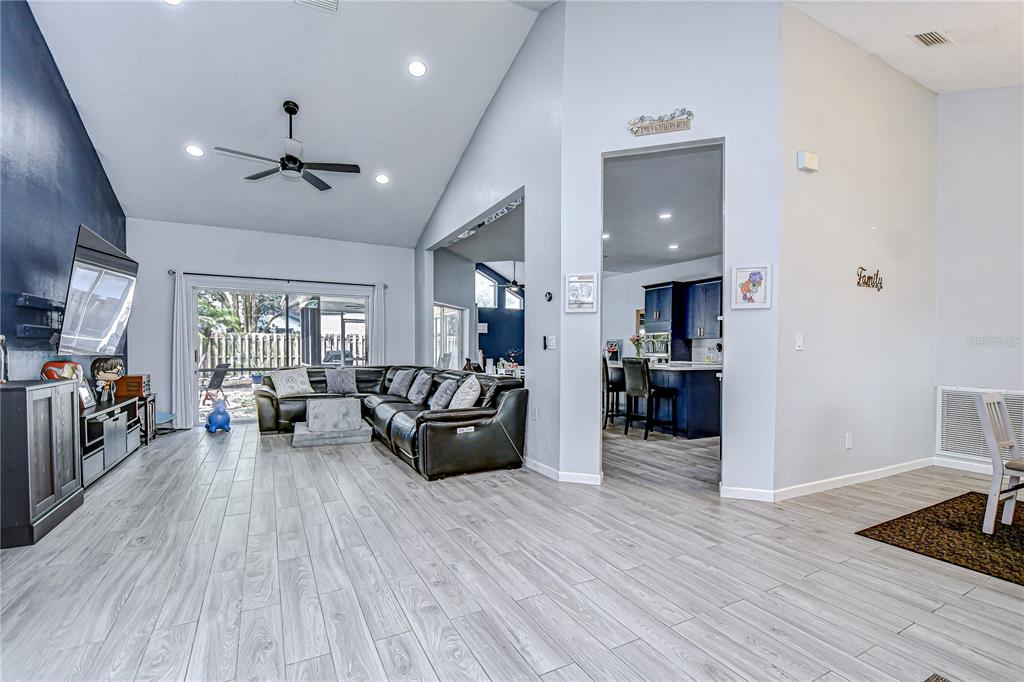 2020 Elk Spring Drive Brandon, FL 33511 - Photo 5 of 27