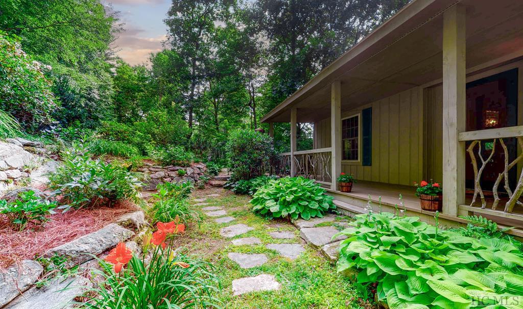 664 View Point Road Highlands, NC 28741 - Photo 4 of 30 Gallery Image 4