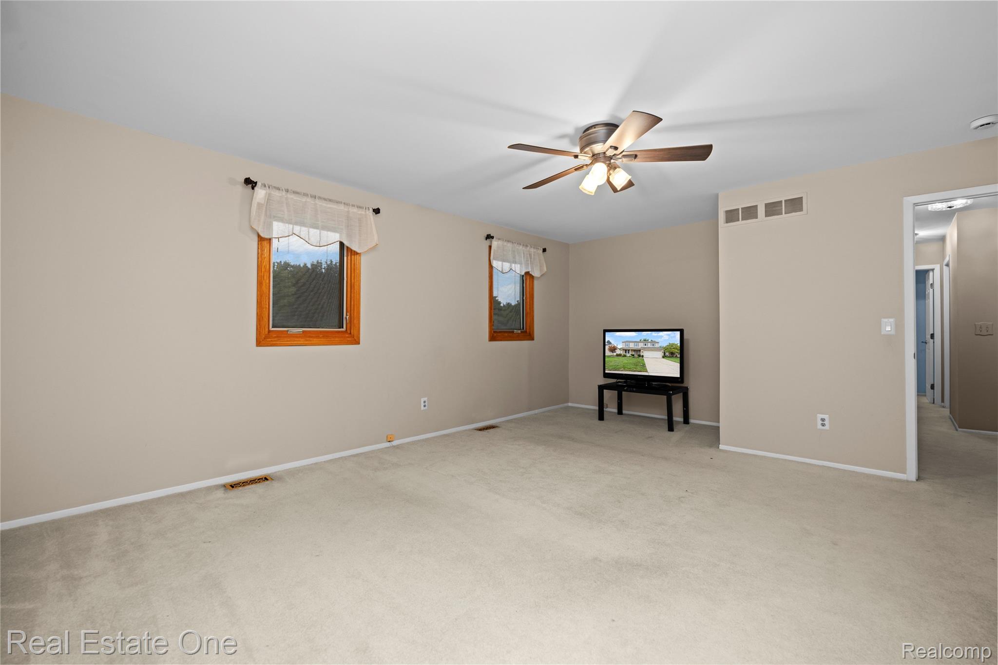 39750 Cheviot Road Canton, MI 48188 - Photo 35 of 71 39750 Cheviot - OnDemand Pix Photography (32).jpg