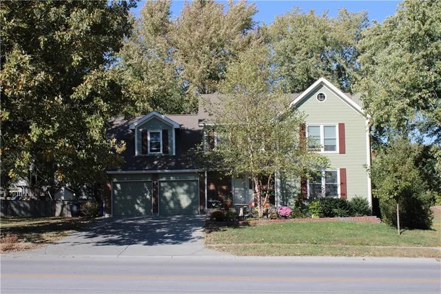 $415,000 | 620 North Persimmon Drive, Olathe, KS 66061