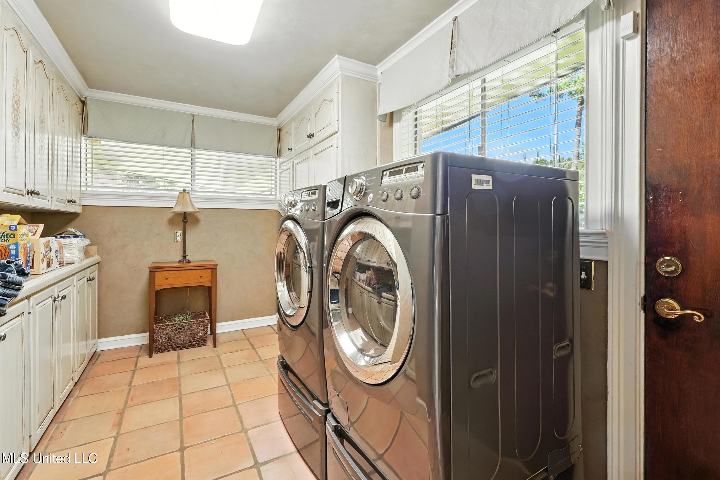 611 West 2nd Avenue Wiggins, MS 39577 - Photo 22 of 40 22_laundry