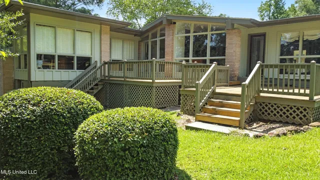 $389,000 | 611 West 2nd Avenue, Wiggins, MS 39577