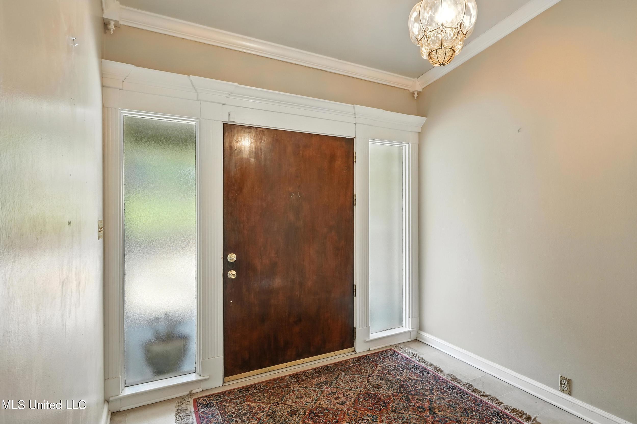 611 West 2nd Avenue Wiggins, MS 39577 - Photo 4 of 40 4_entry