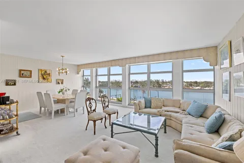 $695,000 | 5055 Collins Avenue, Unit 5M, Miami Beach, FL 33140