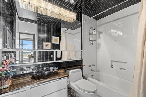 $695,000 | 5055 Collins Avenue, Unit 5M, Miami Beach, FL 33140