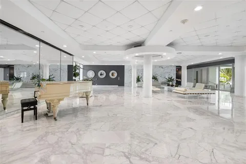 $695,000 | 5055 Collins Avenue, Unit 5M, Miami Beach, FL 33140