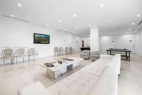 $695,000 | 5055 Collins Avenue, Unit 5M, Miami Beach, FL 33140