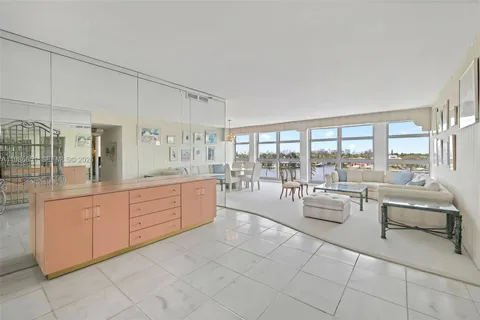 $695,000 | 5055 Collins Avenue, Unit 5M, Miami Beach, FL 33140