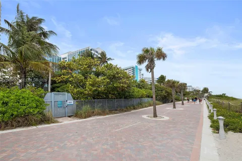 $695,000 | 5055 Collins Avenue, Unit 5M, Miami Beach, FL 33140