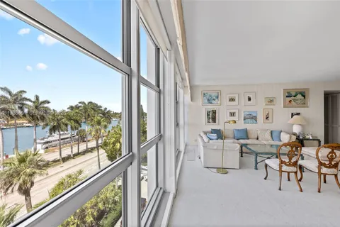 $695,000 | 5055 Collins Avenue, Unit 5M, Miami Beach, FL 33140