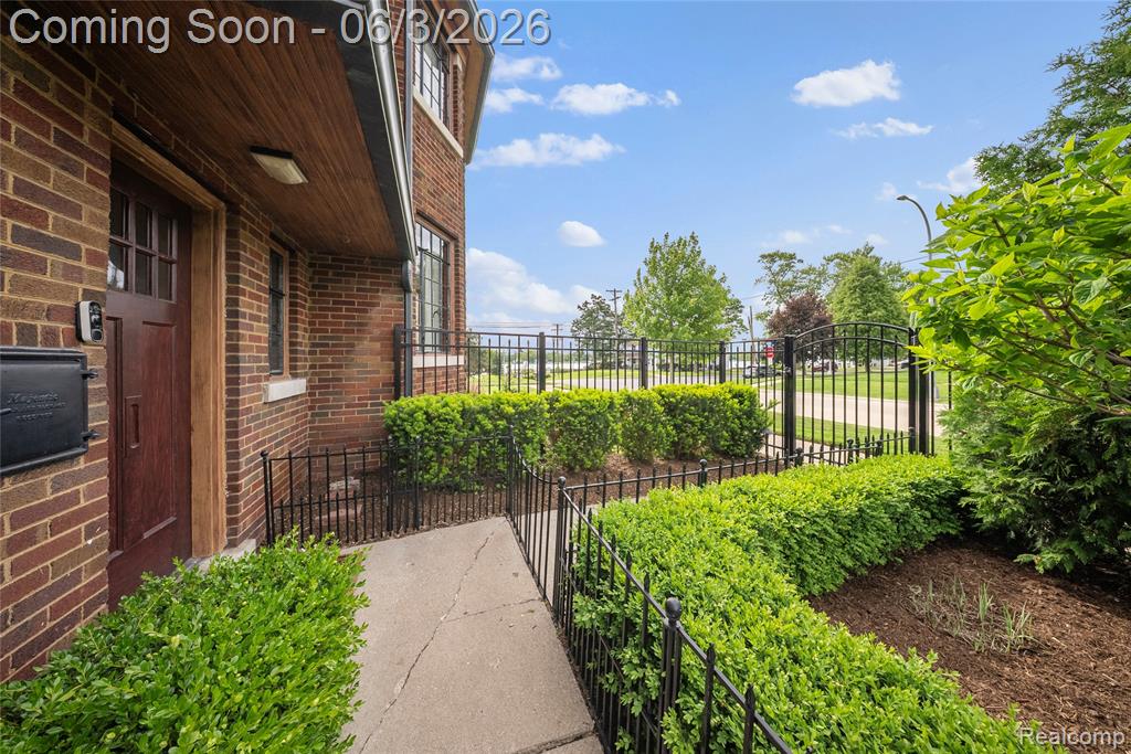 2470 Riverside Drive Trenton, MI 48183 - Photo 13 of 78