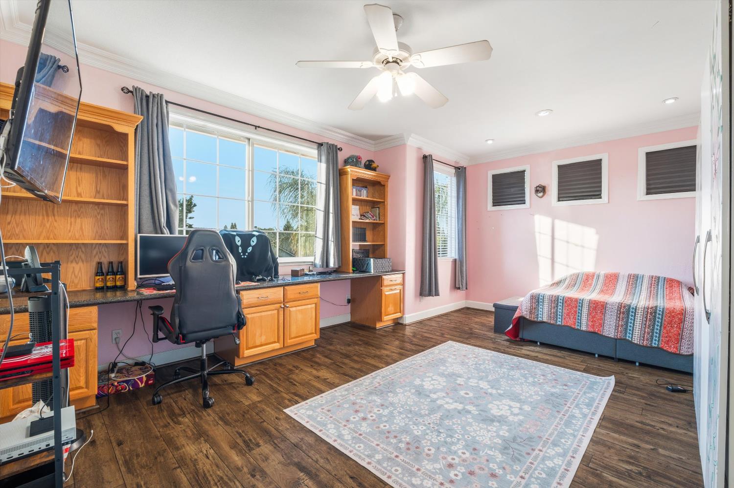 517 Rye Court Roseville, CA 95747 - Photo 24 of 36 Large upstairs room/rec room. 5th bedroom