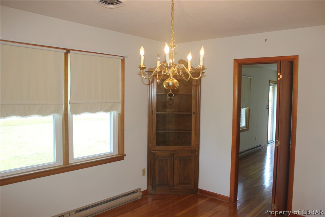 812 Haven Beach Road Diggs, VA 23045 - Photo 11 of 39
