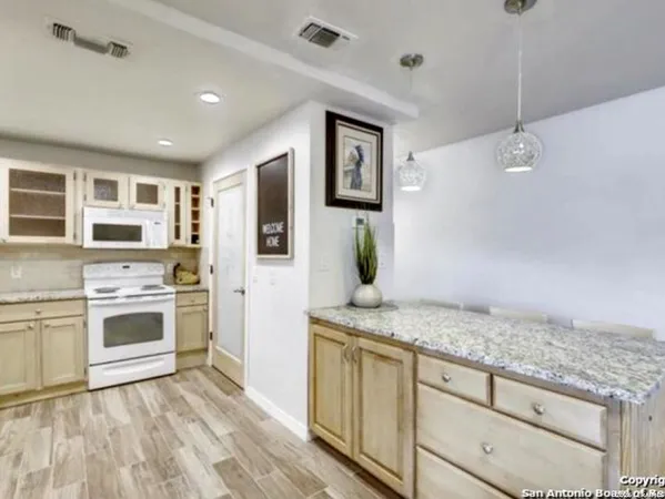 $1,300 | 11843 Braesview, Unit 309C, San Antonio, TX 78231