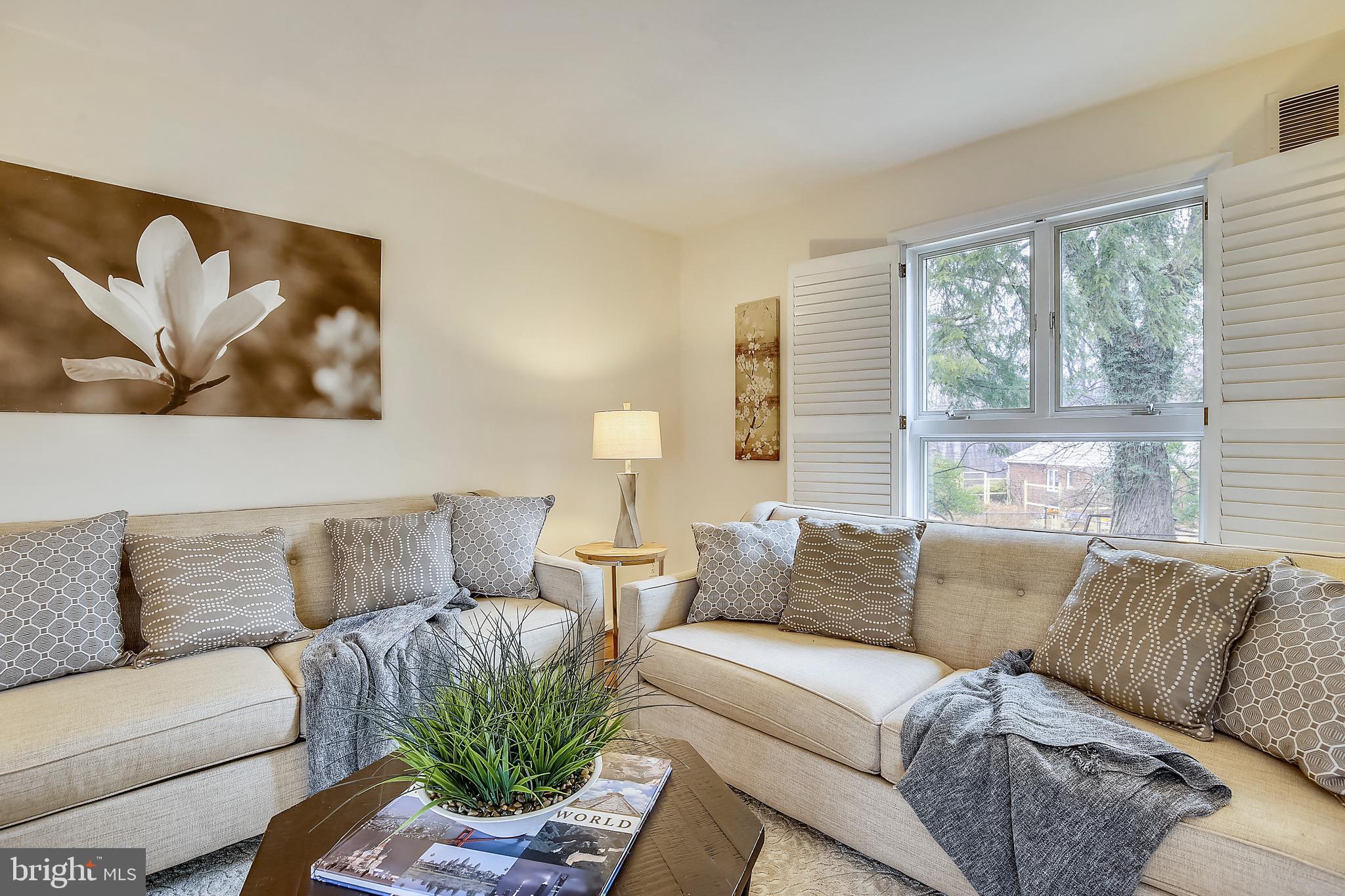 6 Devon Road Silver Spring, MD 20910 - Photo 19 of 38 Great Family room for entertaining