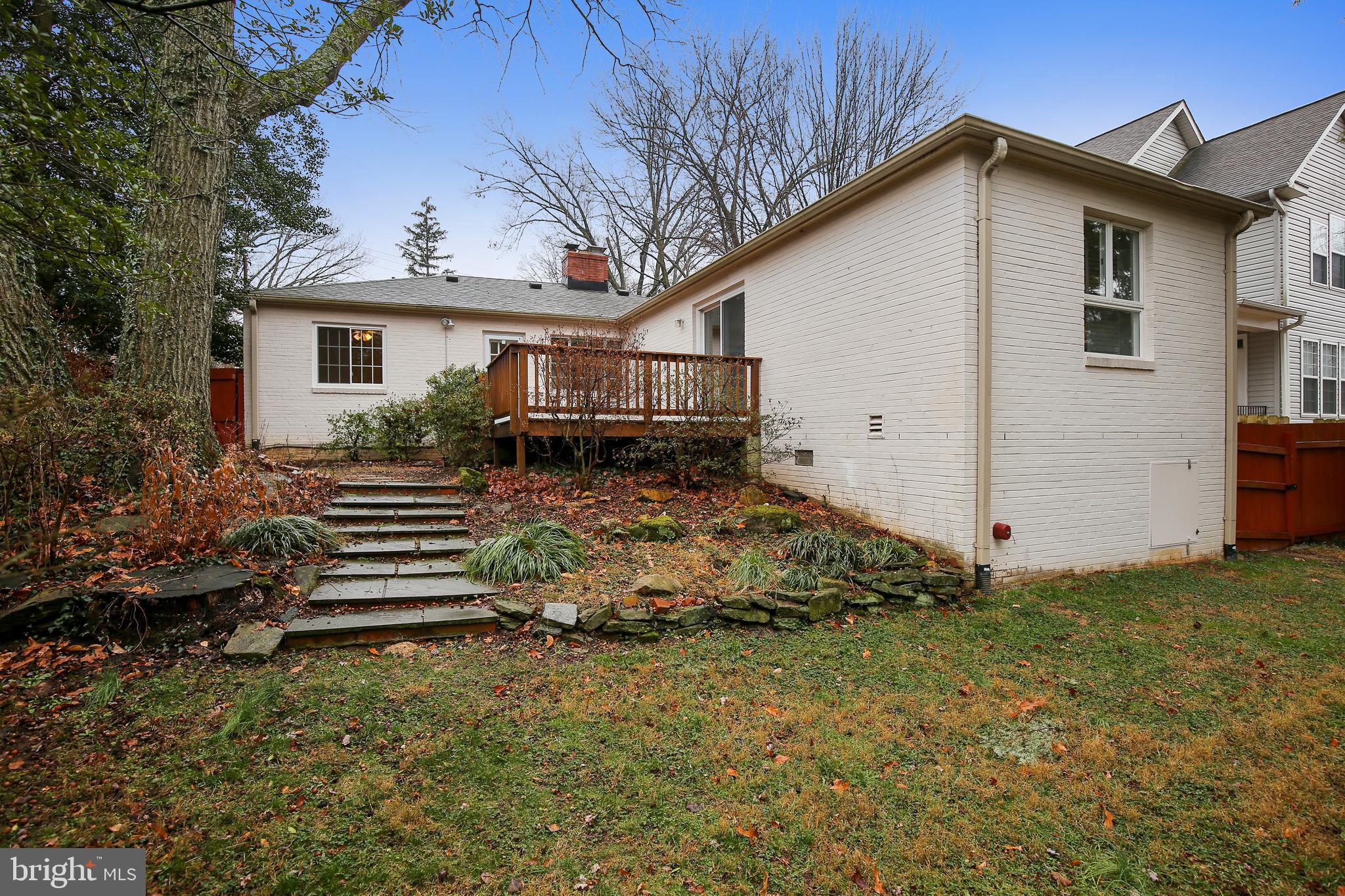 6 Devon Road Silver Spring, MD 20910 - Photo 31 of 38 Easy exit to the back yard