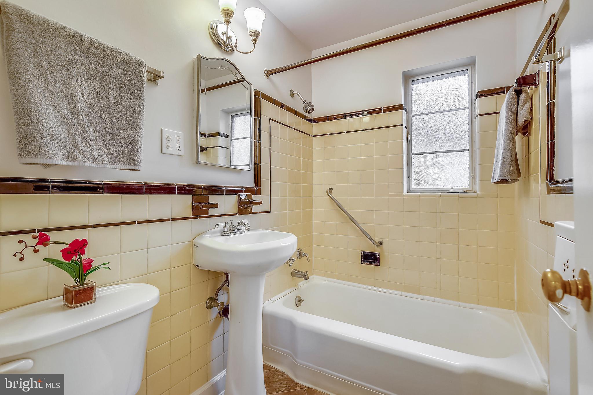 6 Devon Road Silver Spring, MD 20910 - Photo 10 of 38 Bathroom 1