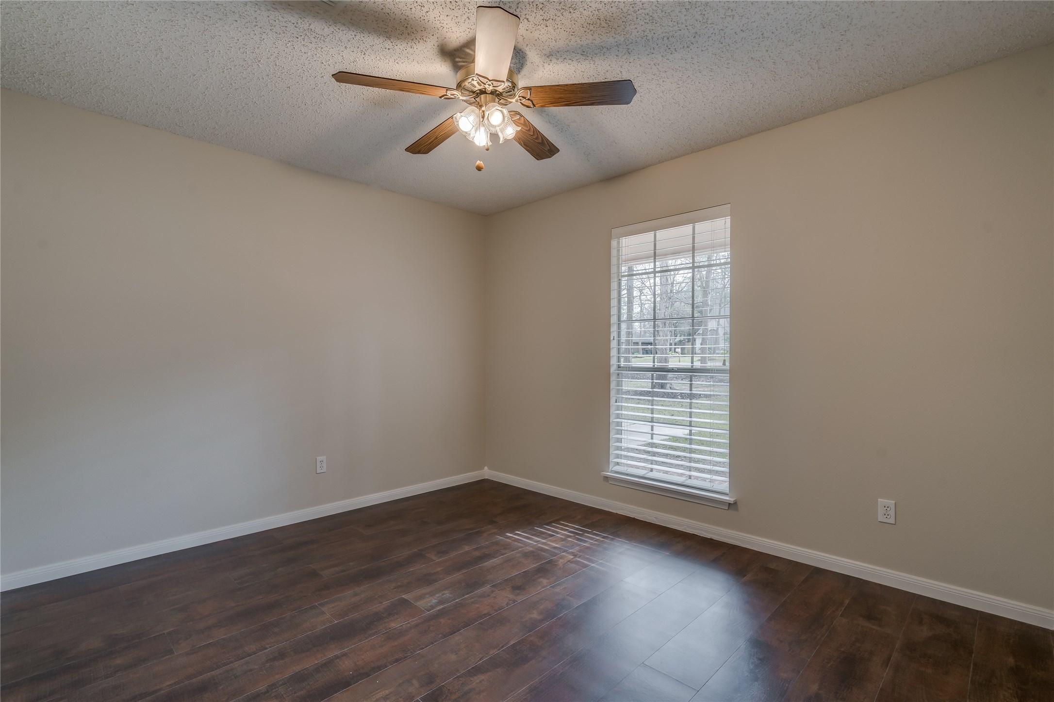 2460 Pebblebrook Circle Conroe, TX 77384 - Photo 20 of 27 Bedroom 3 - 12 x 10