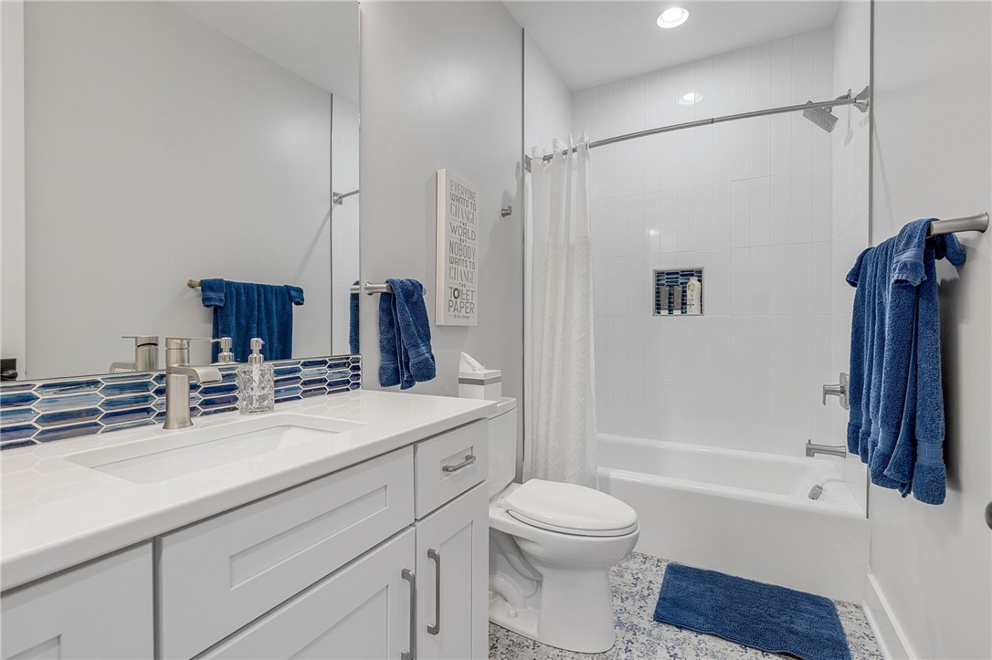 1230 Melton Road, Unit 215 West Union, SC 29696 - Photo 24 of 50 Second Full Bathroom Two, on Main Level off Guest Bedroom and Main Hallway