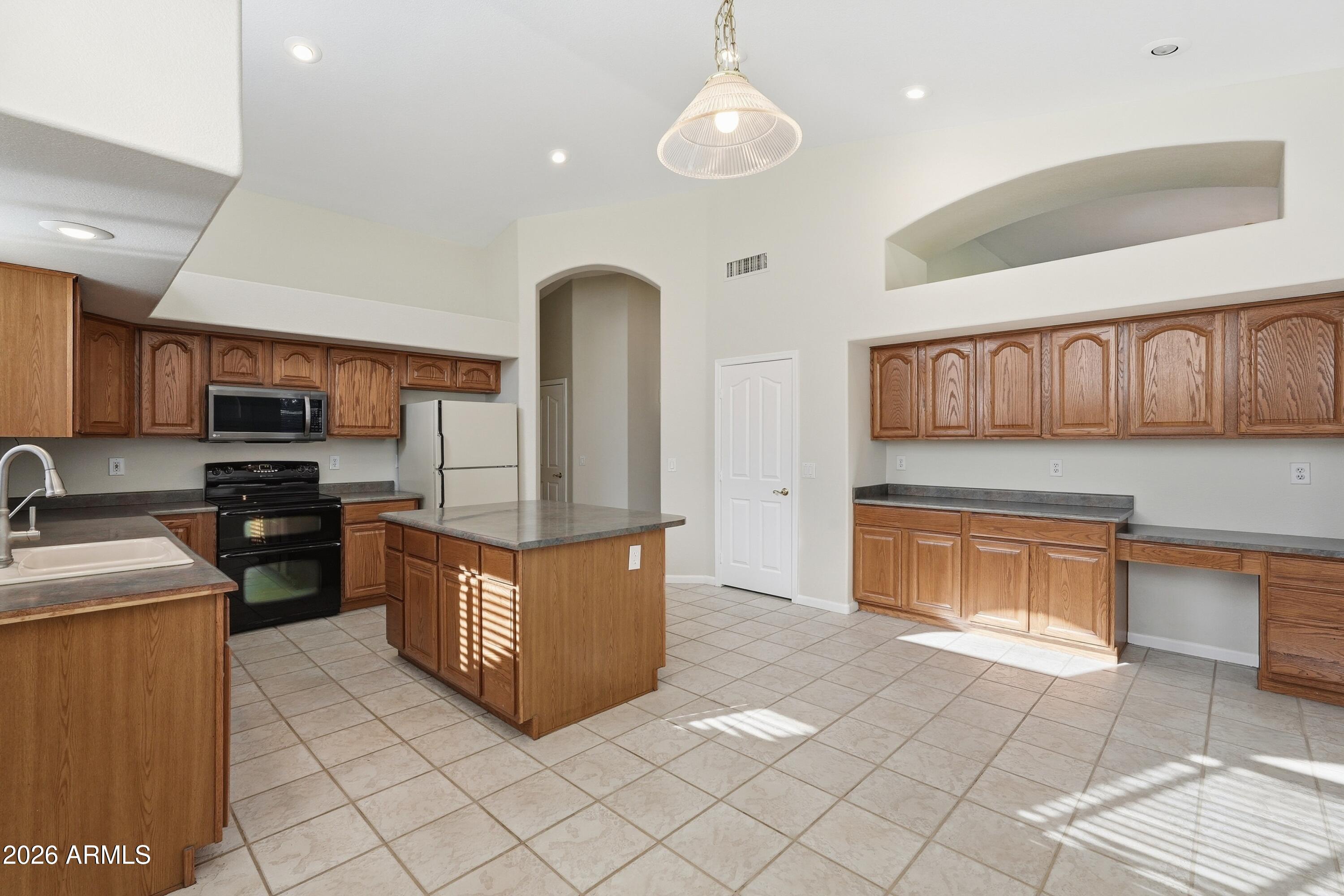 12434 West Monte Vista Road Avondale, AZ 85392 - Photo 13 of 43 014_ListerPros