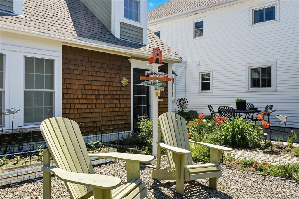 27 Haverhill Road, Unit B Amesbury, MA 01913 - Photo 32 of 36