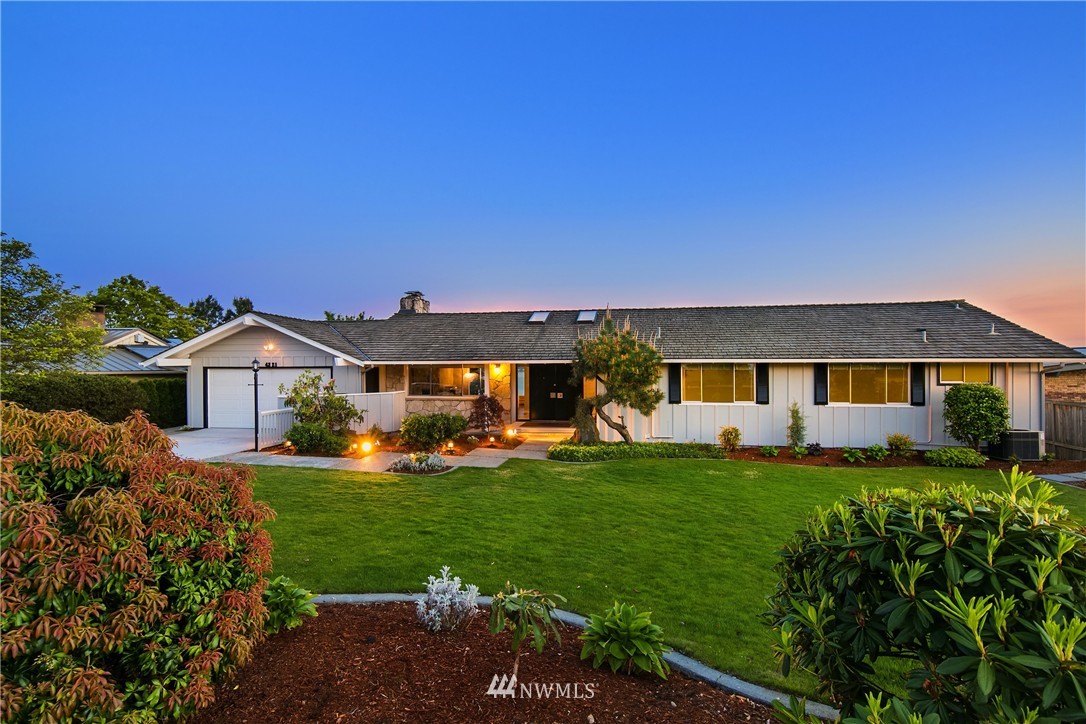 4221 Southwest 109th Street Seattle, WA 98146 - Photo 1 of 25 Gallery Image 1