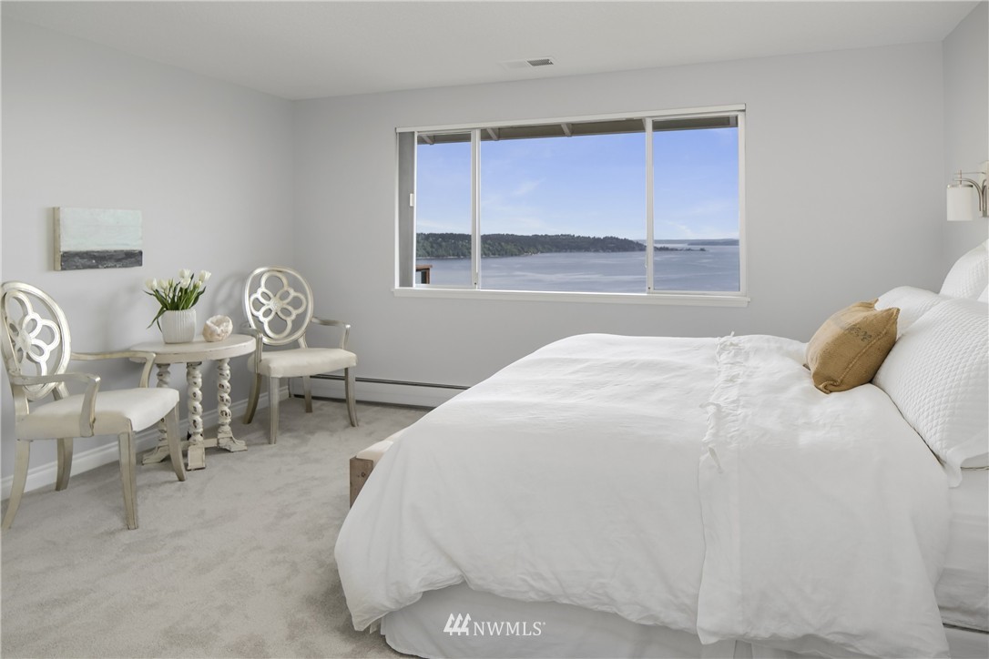 4221 Southwest 109th Street Seattle, WA 98146 - Photo 11 of 25 Gallery Image 11