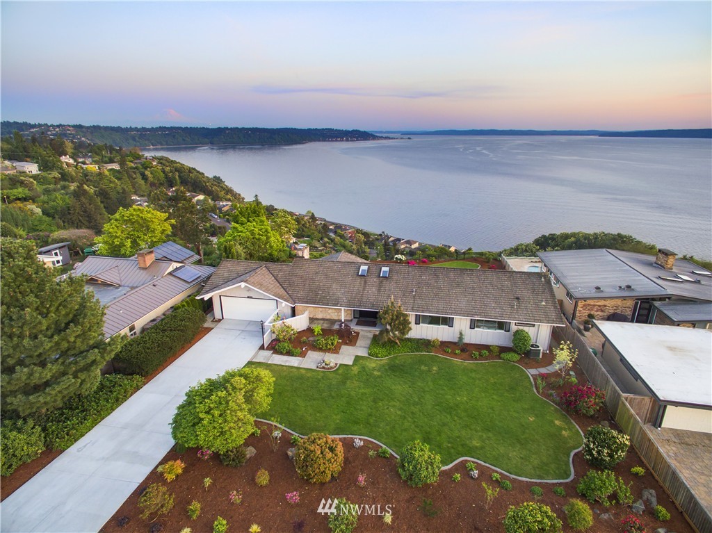 4221 Southwest 109th Street Seattle, WA 98146 - Photo 16 of 25 Gallery Image 16