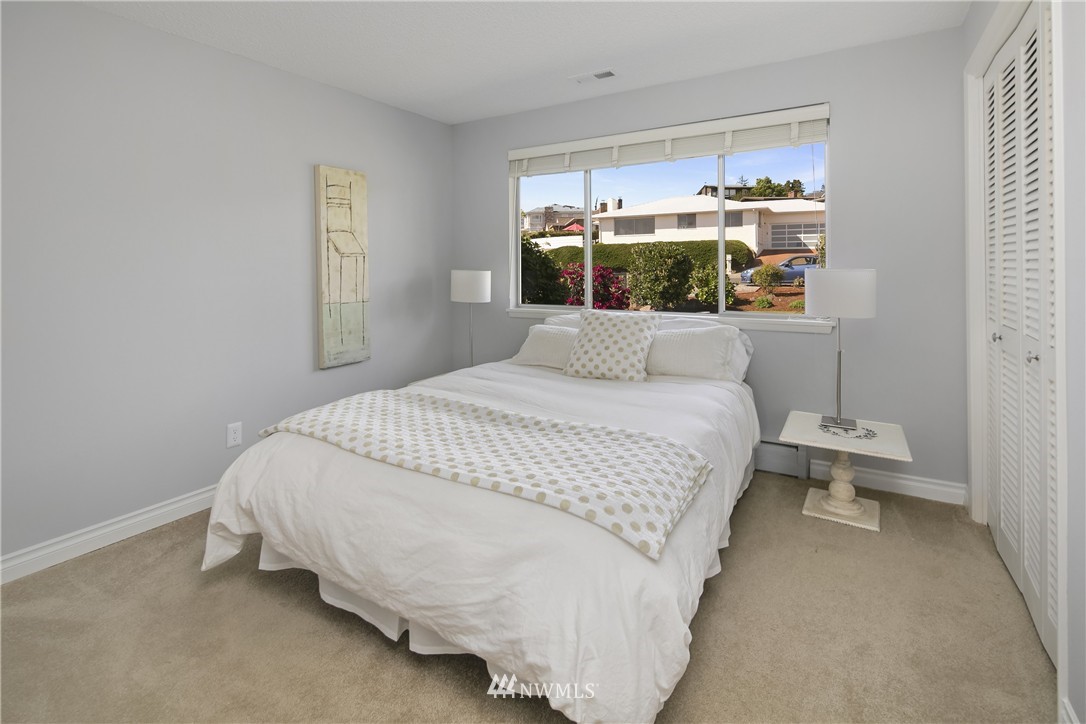 4221 Southwest 109th Street Seattle, WA 98146 - Photo 19 of 25 Gallery Image 19