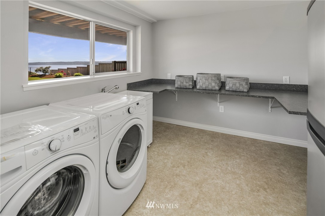 4221 Southwest 109th Street Seattle, WA 98146 - Photo 20 of 25 Gallery Image 20