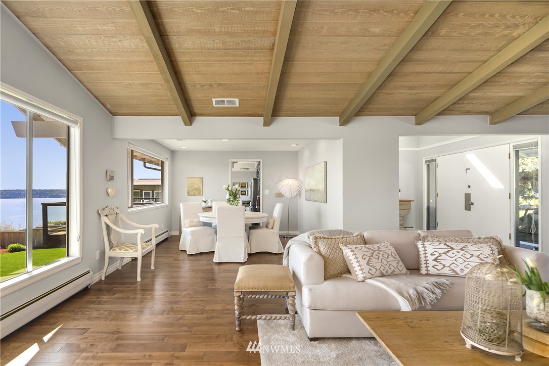 4221 Southwest 109th Street Seattle, WA 98146 - Photo 3 of 25 Gallery Image 3