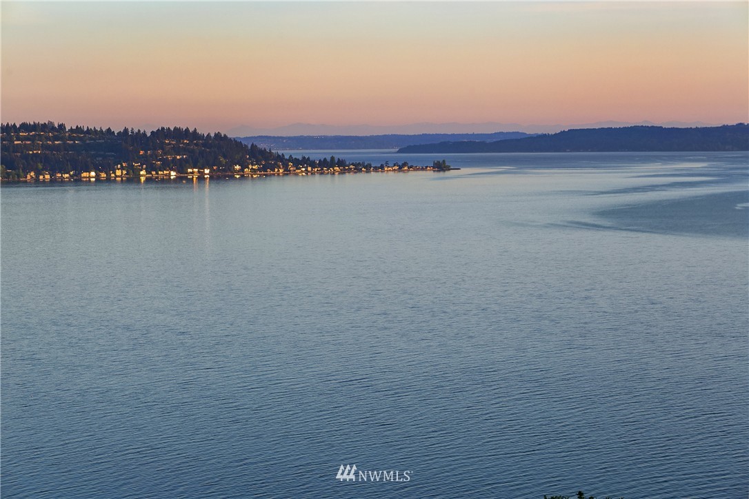 4221 Southwest 109th Street Seattle, WA 98146 - Photo 21 of 25 Gallery Image 21