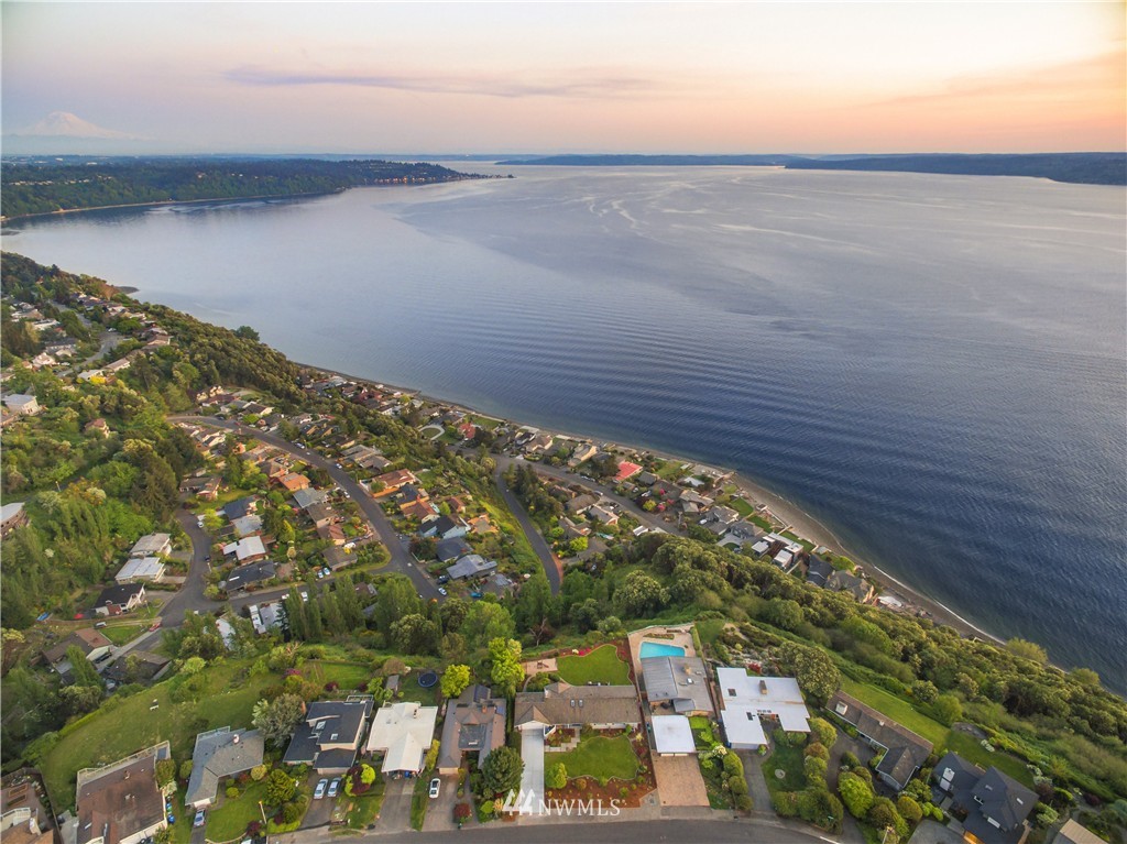 4221 Southwest 109th Street Seattle, WA 98146 - Photo 23 of 25 Gallery Image 23