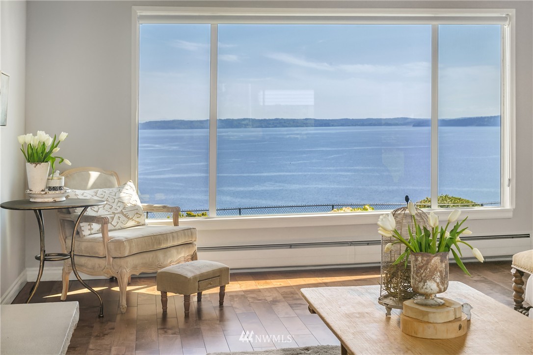 4221 Southwest 109th Street Seattle, WA 98146 - Photo 5 of 25 Gallery Image 5