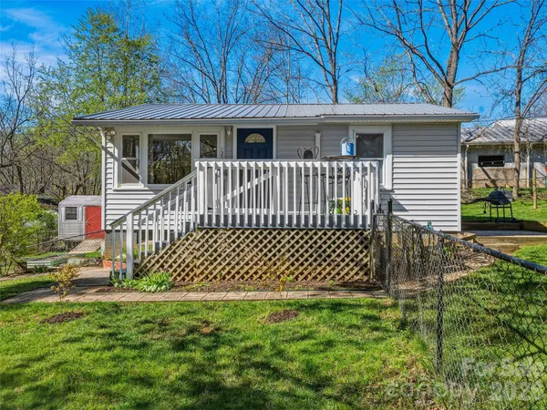 $335,000 | 125 Lower Edgewood Road, Candler, NC 28715