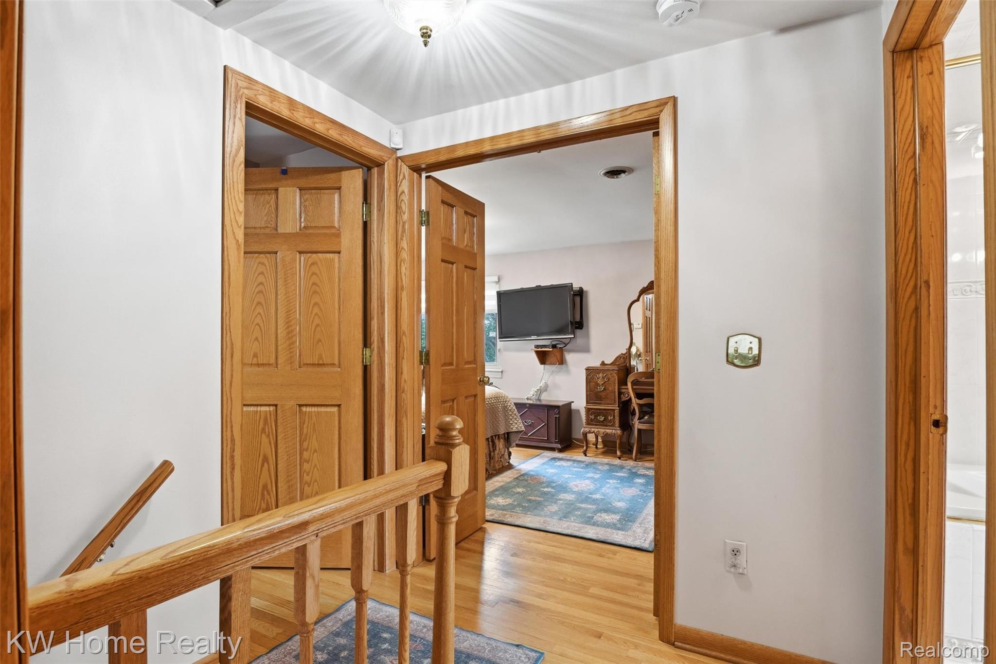 21435 Gill Road Farmington, MI 48335 - Photo 30 of 86 33-DSC01420.jpg