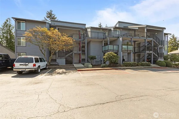 $239,000 | 2517 Northeast 4th Street, Unit 523, Renton, WA 98056