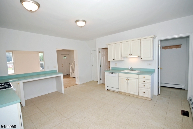 23 Lagrange Street Raritan, NJ 08869 - Photo 7 of 18 Gallery Image 7