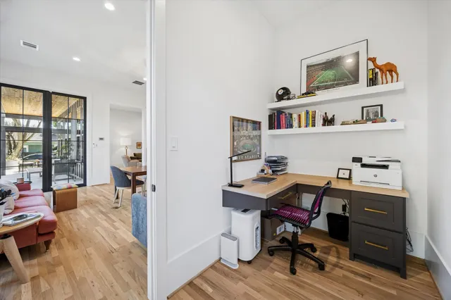 $2,050,000 | 701 Ridge Street, Houston, TX 77009