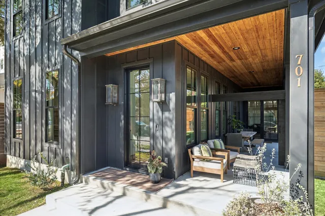 $2,050,000 | 701 Ridge Street, Houston, TX 77009