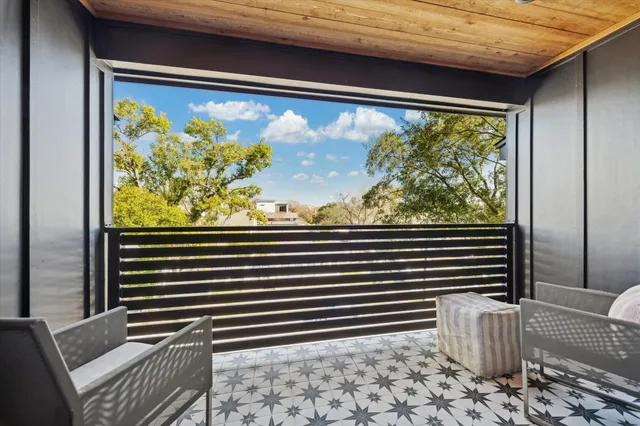 $2,050,000 | 701 Ridge Street, Houston, TX 77009