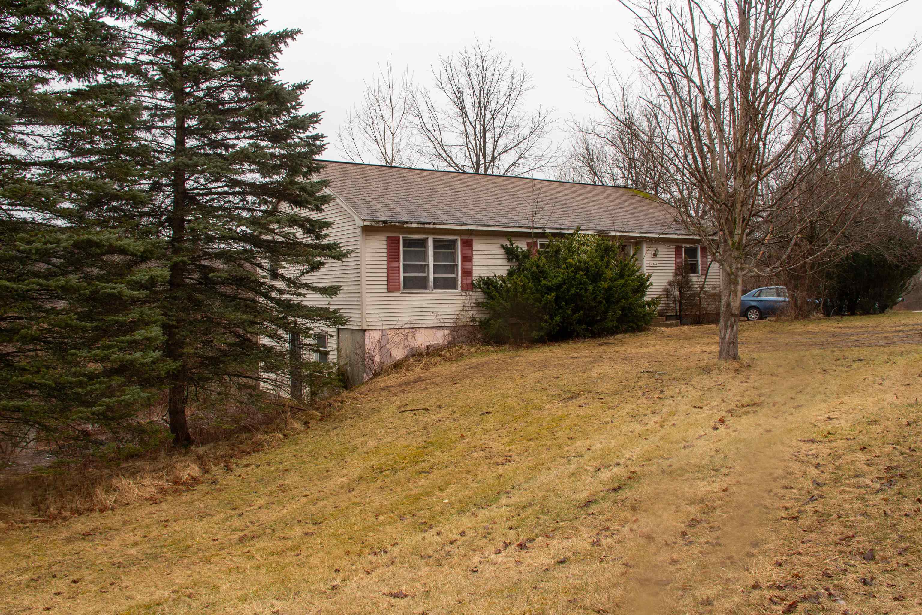2544 West Street Proctor, VT 05765 - Photo 2 of 16 Gallery Image 2